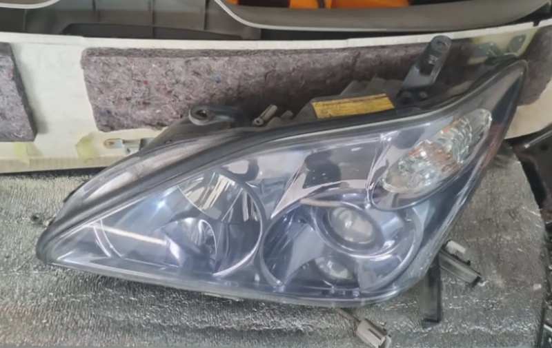 Передняя фара от Lexus RX G 2008 2010